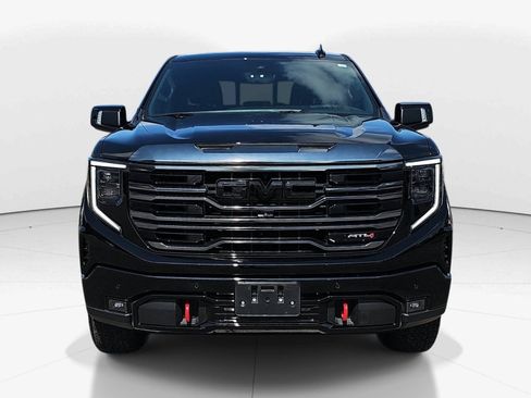 Used 2023 GMC Sierra 1500 AT4 w/ Technology Package AWD/4WD image 9