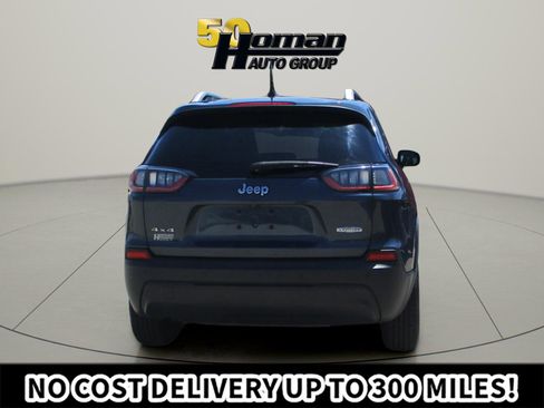 Used 2019 Jeep Cherokee Latitude Plus w/ Cold Weather Group AWD/4WD image 4