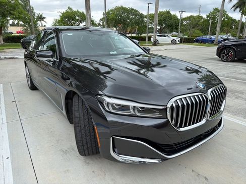 Used 2022 BMW 740i xDrive w/ Premium Package AWD/4WD image 4