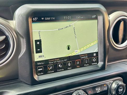 Used 2022 Jeep Wrangler Unlimited Rubicon 4xe AWD/4WD image 13