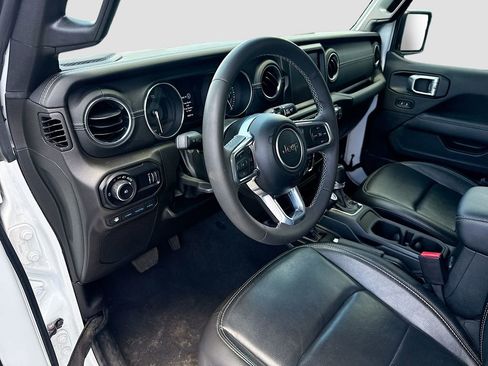 Used 2023 Jeep Wrangler Unlimited Sahara AWD/4WD image 10