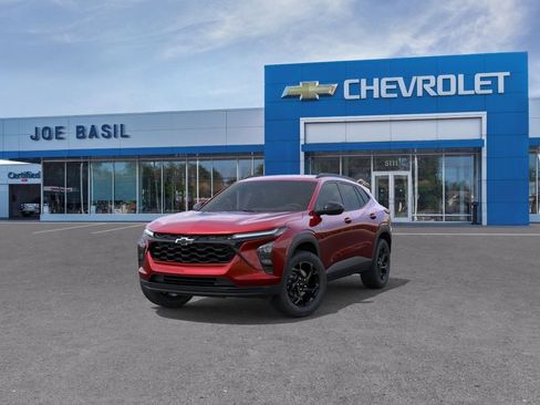 New 2026 Chevrolet Trax LT w/ Driver Confidence Package FWD image 8