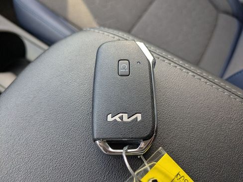 Used 2025 Kia Seltos S AWD/4WD image 29
