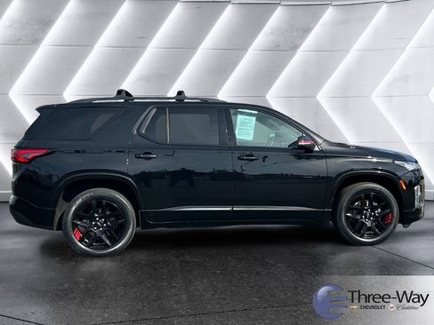 Certified 2023 Chevrolet Traverse Premier w/ Redline Edition FWD image 6