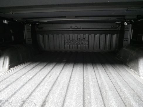 Used 2023 Chevrolet Silverado 1500 High Country w/ Technology Package image 18