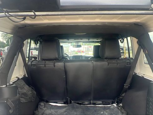 Used 2018 Jeep Wrangler Unlimited Sahara AWD/4WD image 22