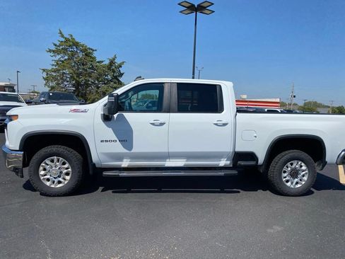 Used 2023 Chevrolet Silverado 2500 LT w/ Convenience Package AWD/4WD image 3