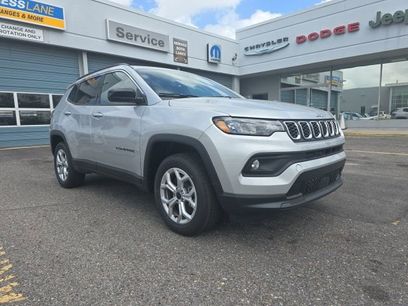 New 2025 Jeep Compass Latitude w/ Convenience Group