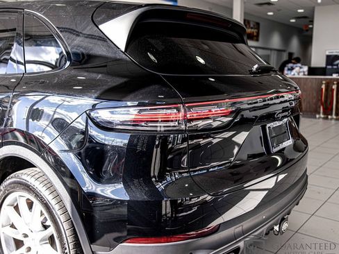 Used 2019 Porsche Cayenne S image 15