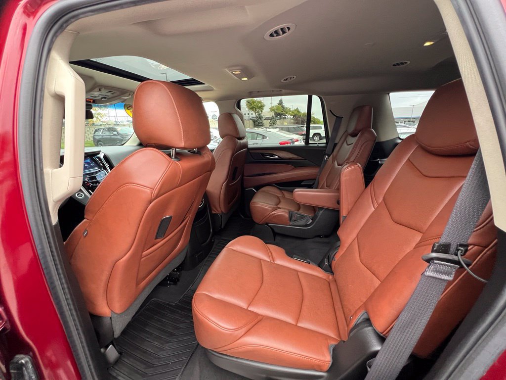 Used 2017 Cadillac Escalade Luxury AWD/4WD image 21