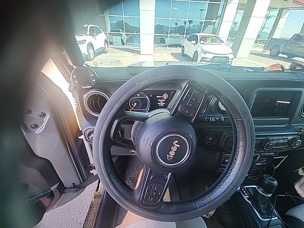 Used 2022 Jeep Gladiator Sport AWD/4WD image 5