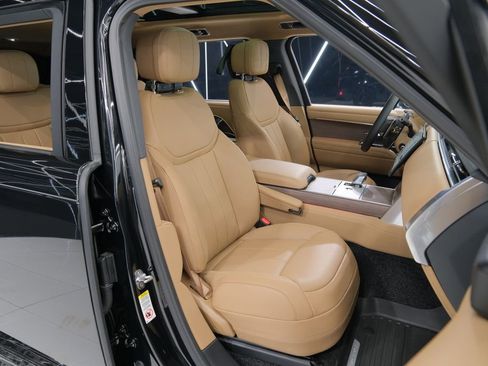 Used 2026 Land Rover Range Rover Long Wheelbase SE image 45