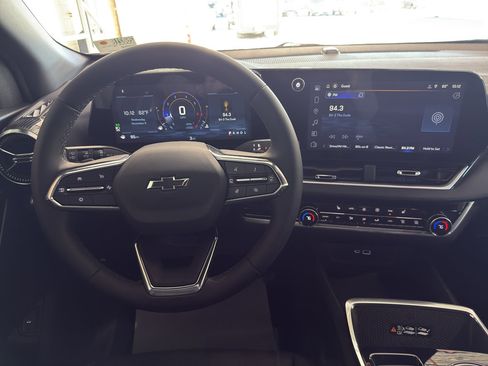 New 2026 Chevrolet Equinox LT w/ Convenience Package II image 11