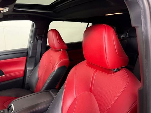 Used 2023 Toyota Highlander XSE image 14