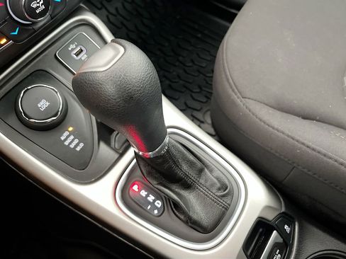 Used 2019 Jeep Compass Sport AWD/4WD image 17