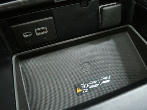 Used 2022 GMC Yukon Denali image 30