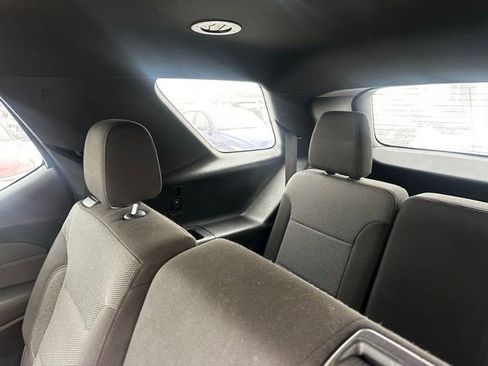 Used 2023 Chevrolet Traverse LT image 4