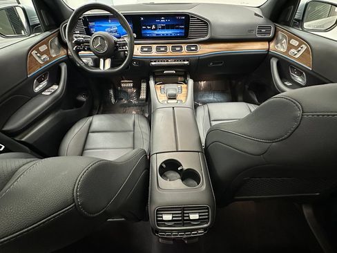Certified 2025 Mercedes-Benz GLS 450 4MATIC image 28