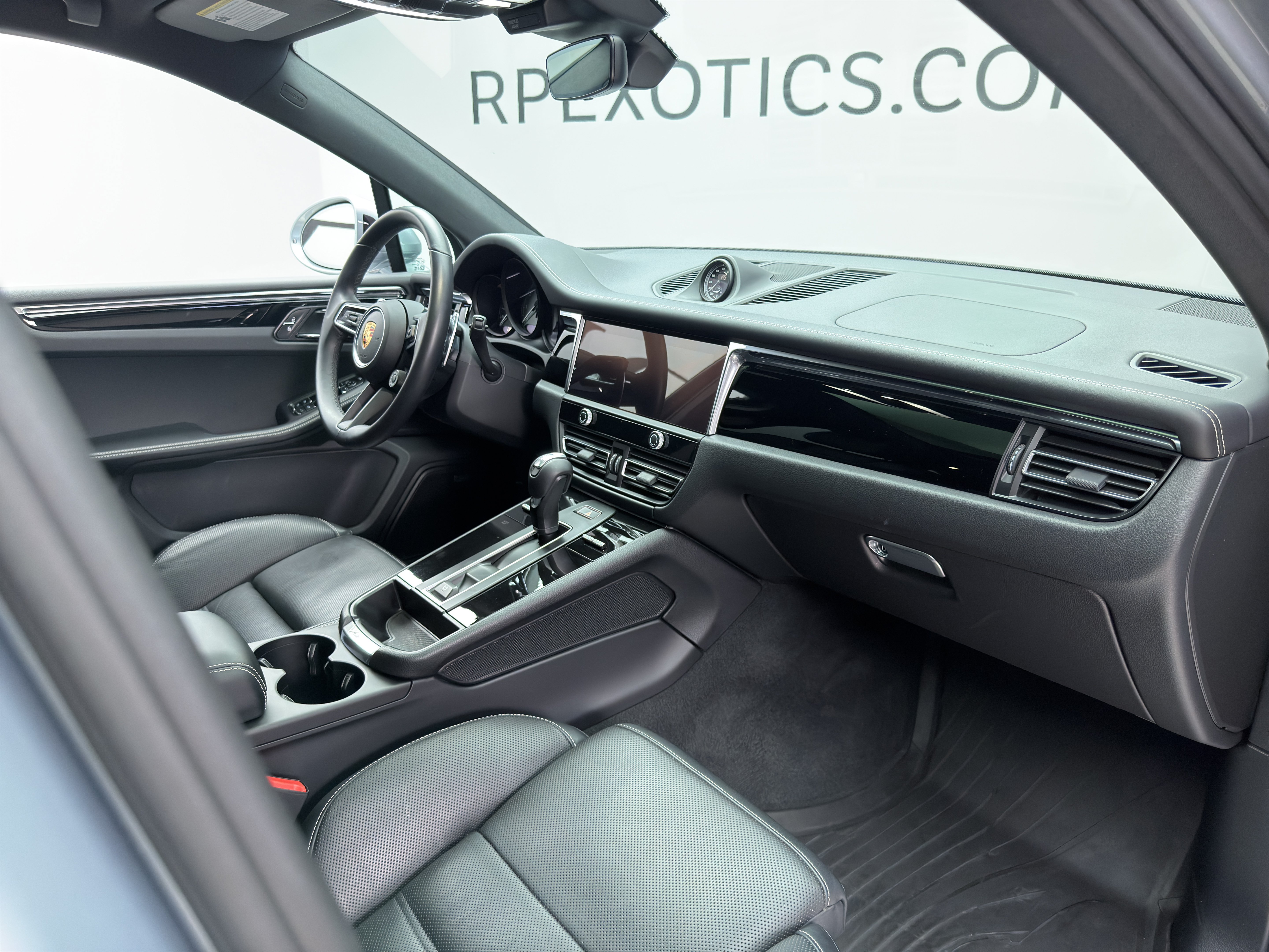Used 2025 Porsche Macan S AWD/4WD image 18