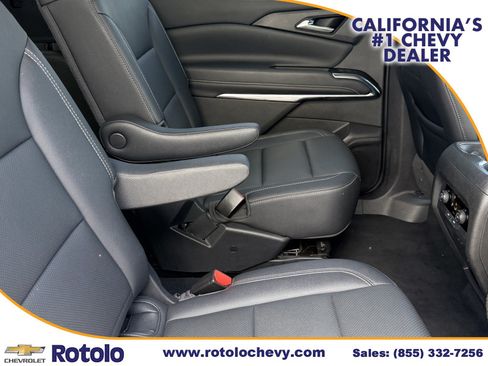 Used 2025 Chevrolet Traverse LT FWD image 10