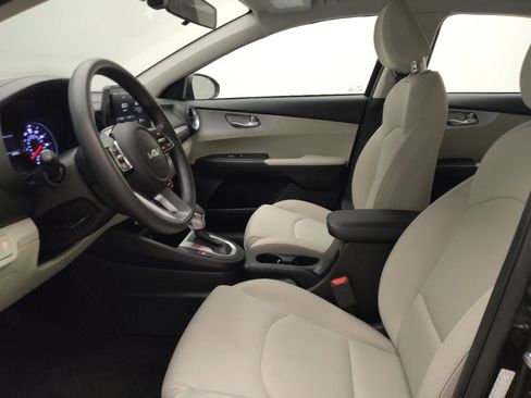 Used 2023 Kia Forte LXS w/ LXS Technology Package FWD image 17
