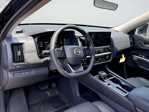 New 2026 Nissan Pathfinder SL FWD image 7