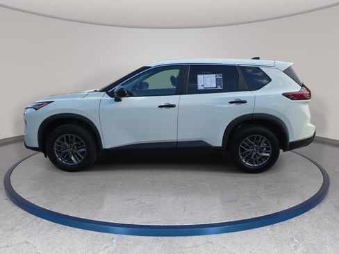 Used 2024 Nissan Rogue S FWD image 8