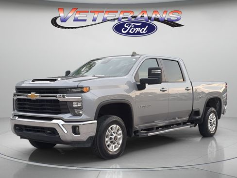 Used 2025 Chevrolet Silverado 2500 LT w/ Convenience Package AWD/4WD image 1