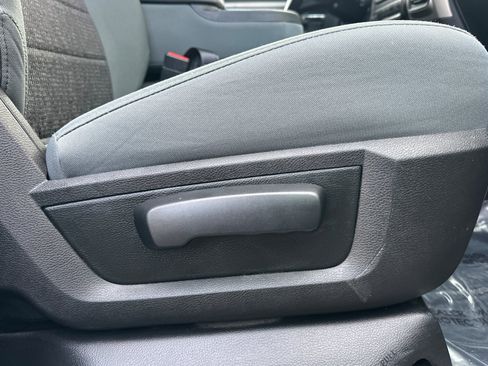 Used 2018 RAM 1500 Classic SLT image 22