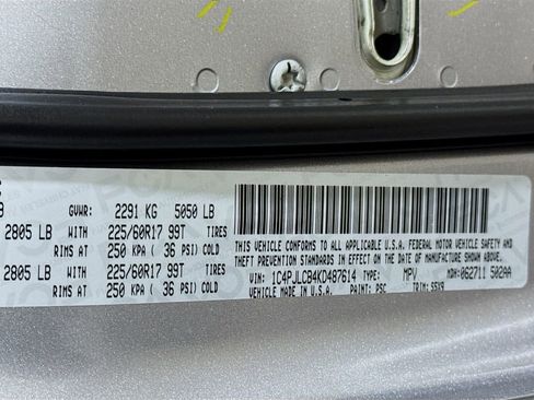 Used 2019 Jeep Cherokee Latitude w/ Popular Appearance Group image 29