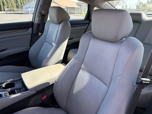 Used 2018 Honda Accord LX image 27