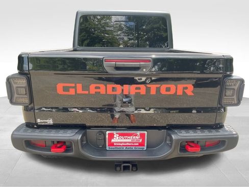 Used 2020 Jeep Gladiator Rubicon image 5