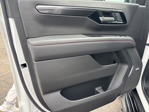 Used 2025 Chevrolet Tahoe RST w/ Comfort Package AWD/4WD image 23