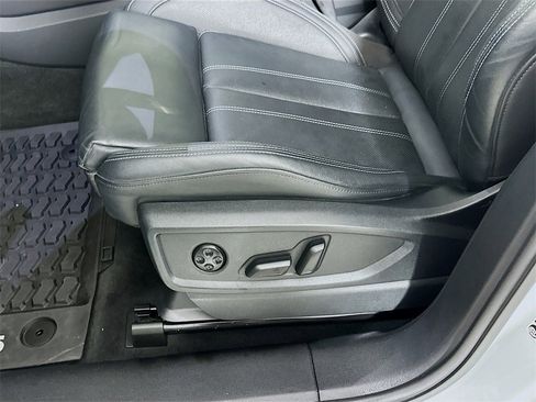 Used 2021 Audi Q5 Prestige w/ Prestige Package image 9