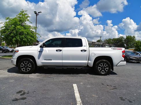 Used 2017 Toyota Tundra SR5 w/ TRD Off Road Package AWD/4WD image 8