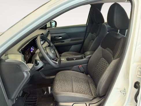 Used 2025 Nissan Kicks SV FWD image 23