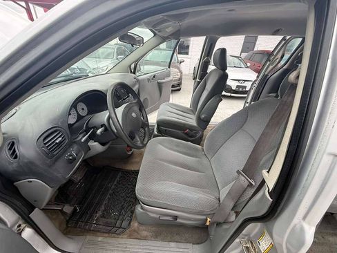 Used 2005 Dodge Caravan SE w/ Popular Equipment Group FWD image 6