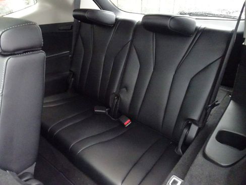 Used 2023 Acura MDX SH-AWD w/ Technology Package image 17