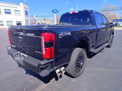 Used 2025 Ford F350 Lariat w/ Lariat Ultimate Package AWD/4WD image 4