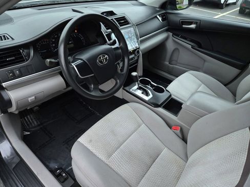 Used 2012 Toyota Camry LE image 7
