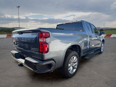 Used 2020 Chevrolet Silverado 1500 Custom w/ Custom Value Package RWD image 3