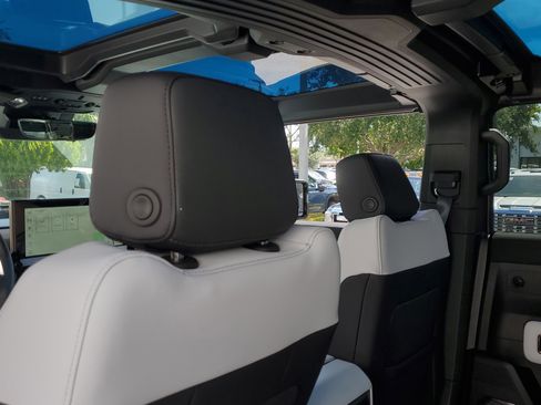 New 2025 GMC Hummer EV 3X w/ Battery Pack, 24 Module Pack image 13