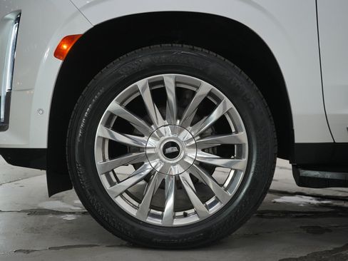 Used 2021 Cadillac Escalade ESV Premium Luxury AWD/4WD image 33