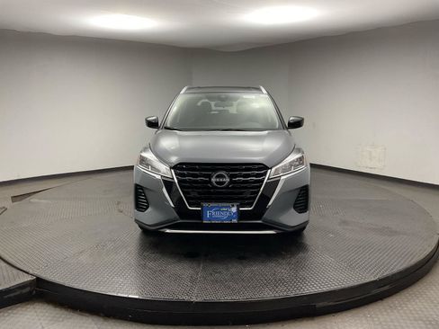 Used 2023 Nissan Kicks SV FWD image 2
