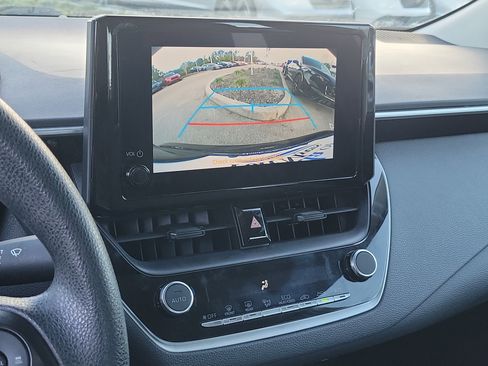 Used 2024 Toyota Corolla LE image 29