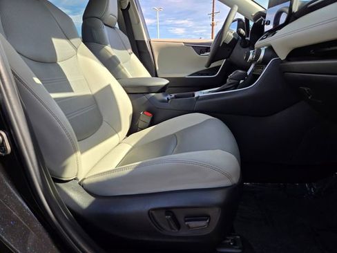 Certified 2025 Toyota RAV4 Limited w/ Advanced Technology Package image 17