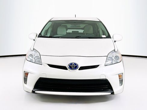 Used 2014 Toyota Prius Three w/ Preferred Accessory Package FWD image 2