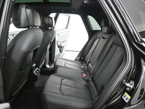 Used 2020 Audi Q3 2.0T Premium w/ Convenience Package image 18