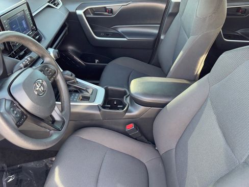 Certified 2022 Toyota RAV4 LE image 20