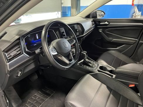 Used 2024 Volkswagen Jetta SE FWD image 22